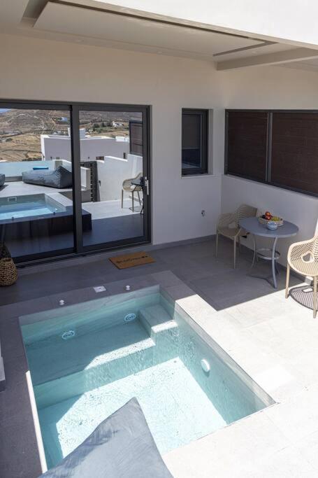 Pearl Suites And Villa Tinos Екстер'єр фото