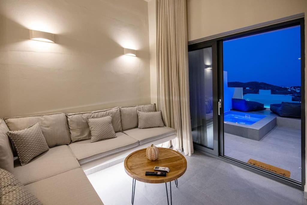 Pearl Suites And Villa Tinos Екстер'єр фото